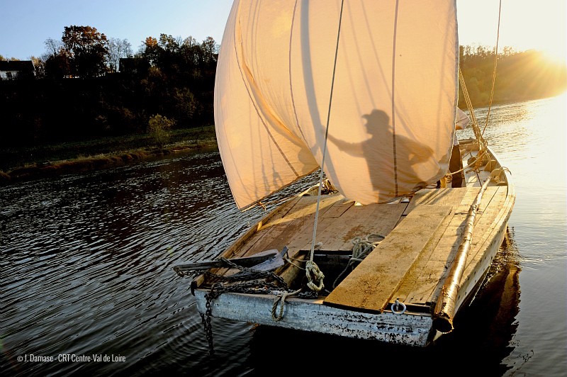 Nature tours-Loire Valley-Wooden boat