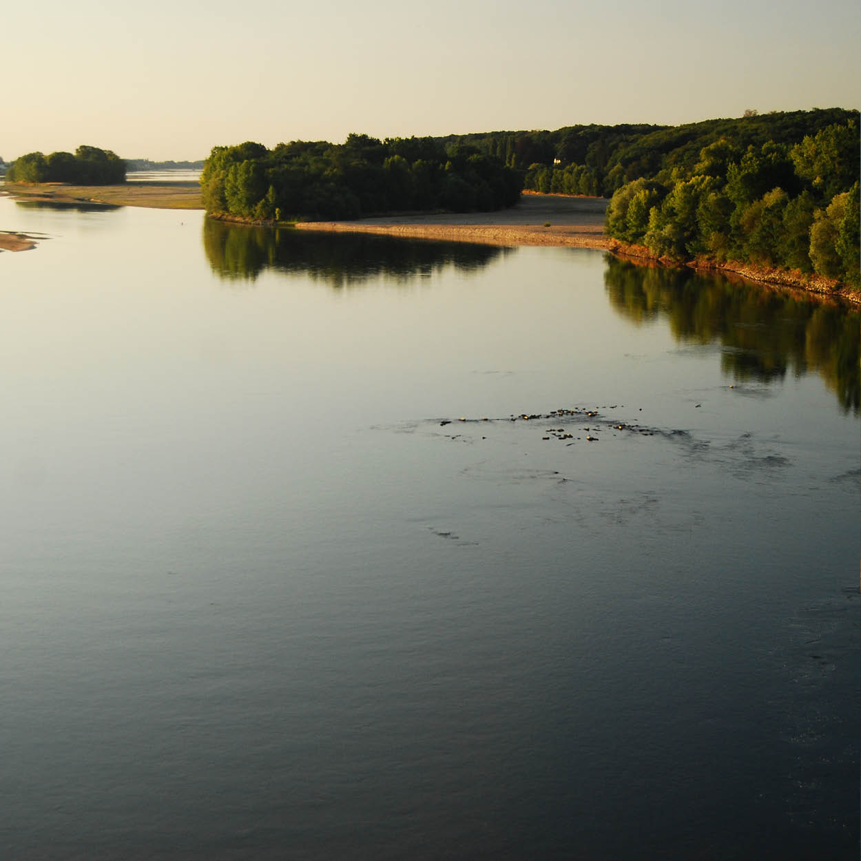 loire river montgolfiere