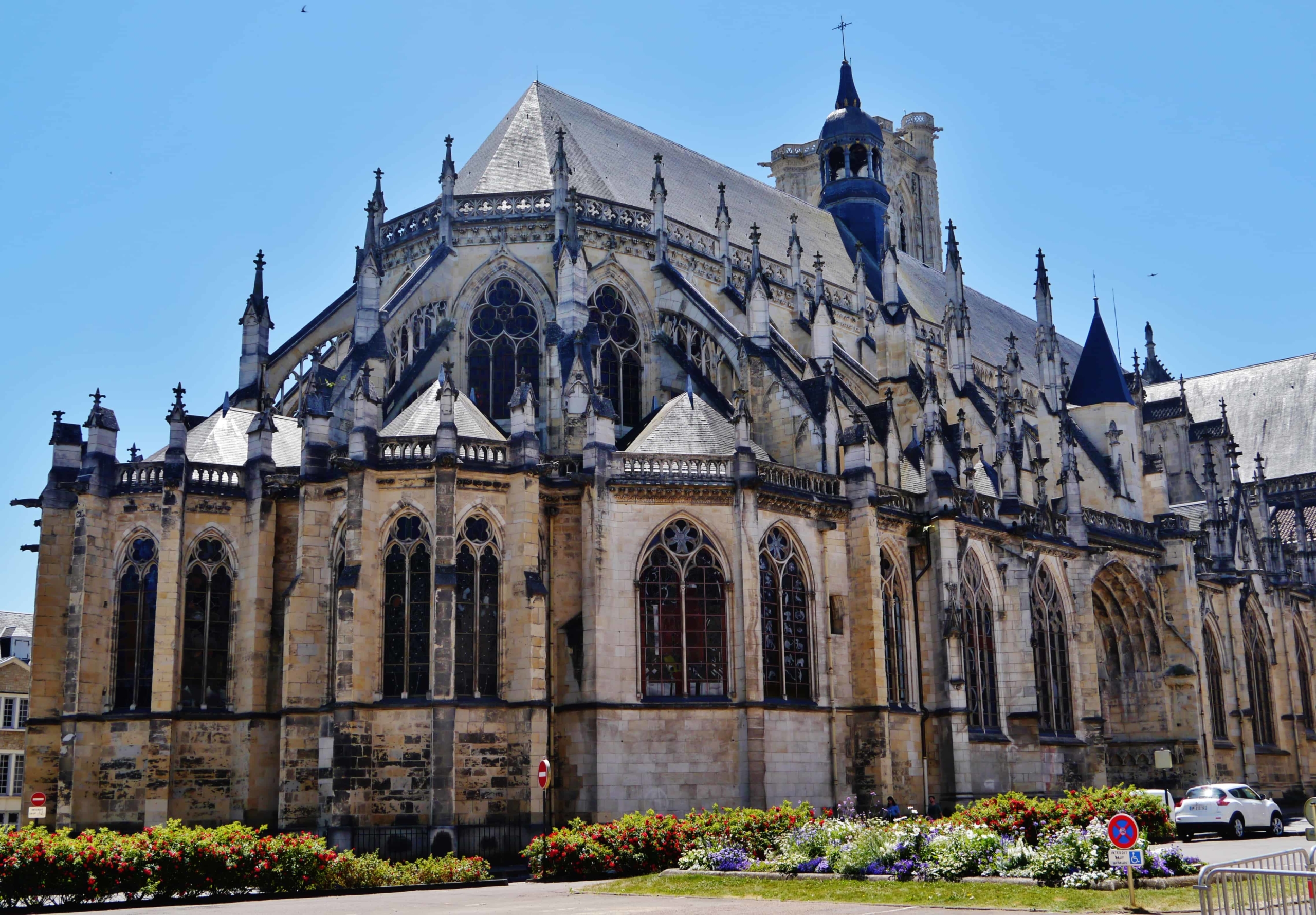 nevers cathedral